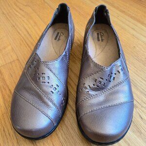 Clarks Evianna slip on loafers / Clarks collection size 9M Metallic pewter